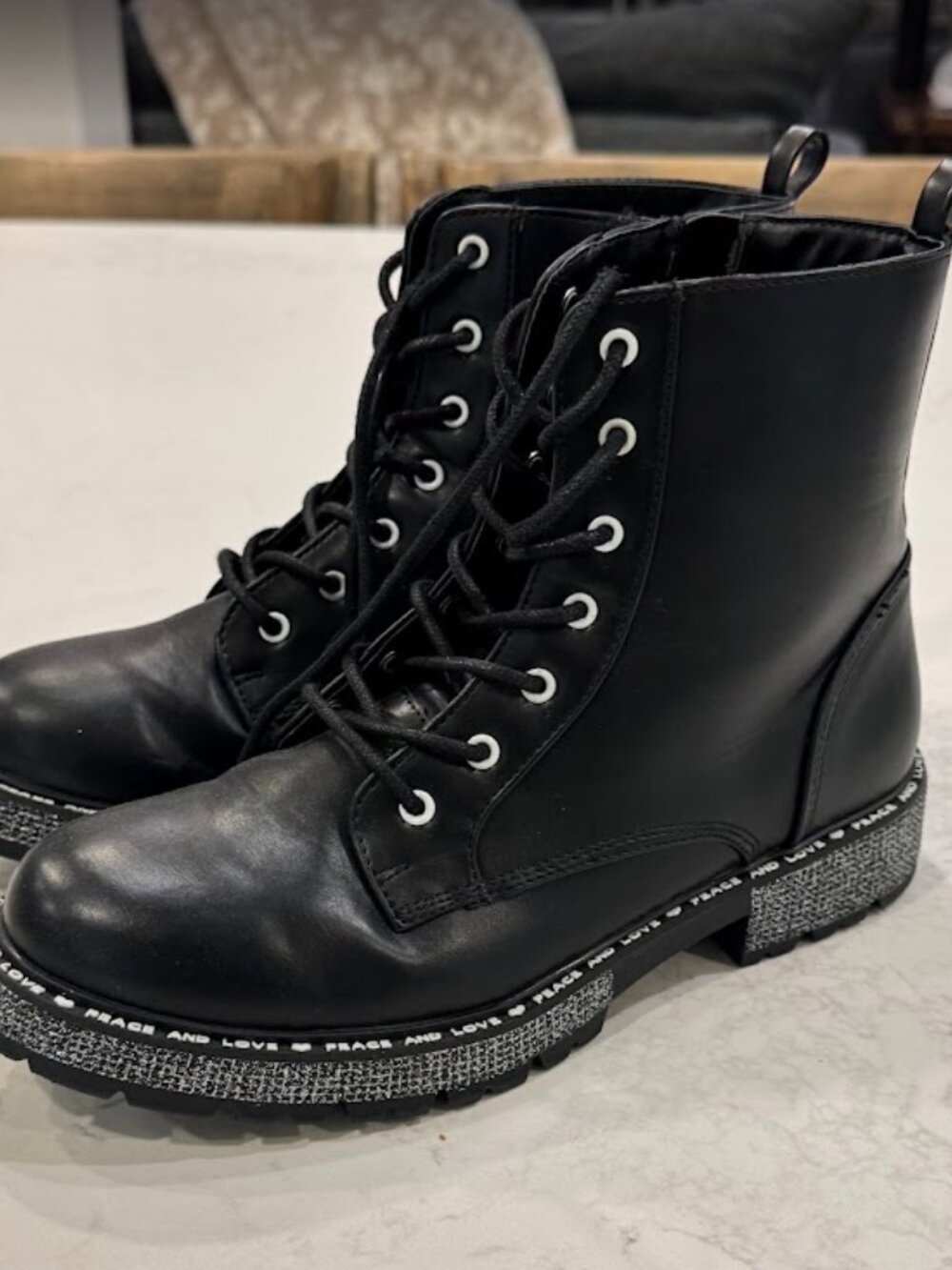 Yes We Vibe – Peace and Love boots - Size 5